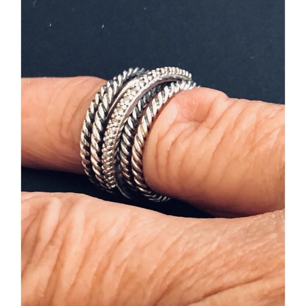 David Yurman Crossover Ring w Pave Diamonds Size 5 Comes w/ DY Pouch Beautiful